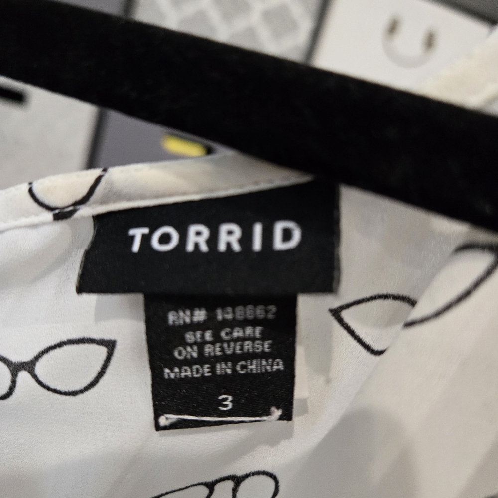 🌟 38. Torrid Top - Picture 4 of 8